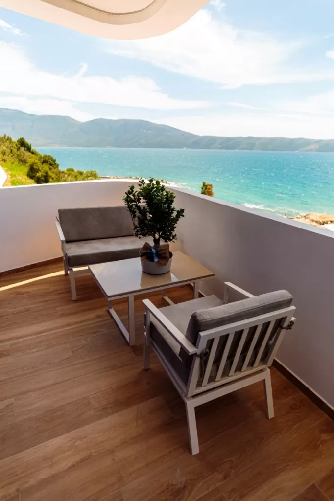 Regina Blu Suite 3.jpg